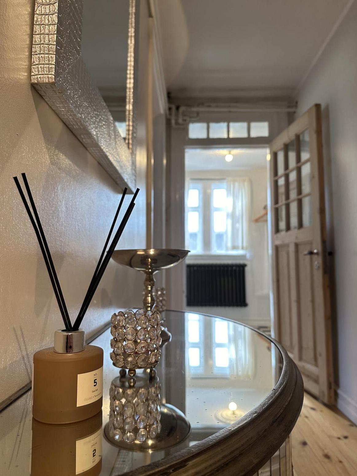 Reykjavik Urban Escape 2-Bedroom Haven With Private Entrance Екстер'єр фото